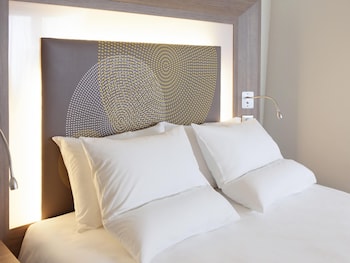 Superior Room, 1 Queen Bed with Sofa bed (Premium)