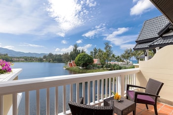 Laguna King Room