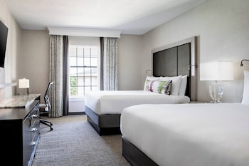 Room, 2 Queen Beds (Mobility Accessible, Roll-In Shower)
