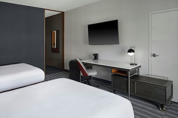 Room, 2 Queen Beds, Accessible Bathtub