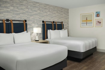 Room, 2 Queen Beds, Courtyard View
