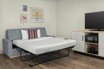 Suite, 1 Bedroom, Balcony