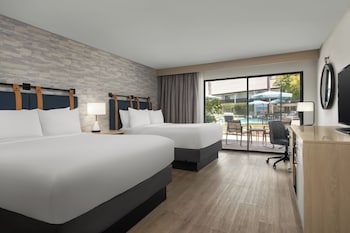 Room, 2 Queen Beds, Patio, Pool View