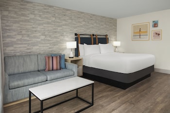 Room, 1 King Bed, Pool View