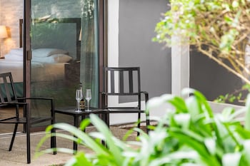 Deluxe Room, 2 Queen Beds, Terrace, Pool View