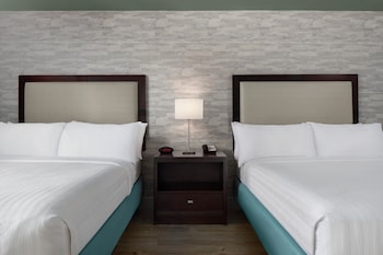 Deluxe Room, 2 Queen Beds, Terrace, Pool View
