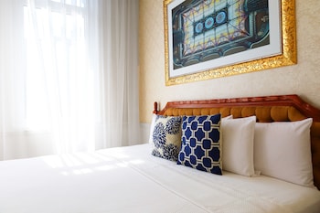 Deluxe Room, 1 King Bed