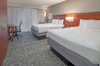 Room, 2 Queen Beds, Accessible (Mobility Tub)