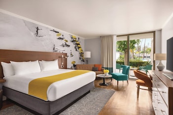 Room, 1 King Bed, Accessible (Snazzy)