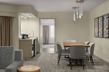 Suite, Multiple Beds, Microwave