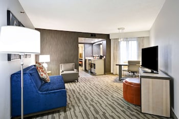 King, Premium Suite, 1 King Bed, Non Smoking, Corner