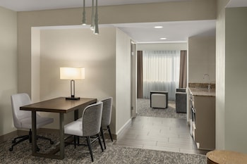 Honeymoon Suite, 1 King Bed with Sofa bed, Microwave (Parlor)