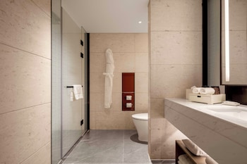 Swiss Executive Twin Room, 2 Twin Beds, City View