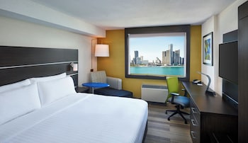 Standard Room, 1 King Bed, River View