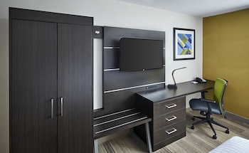 Standard Room, 1 King Bed, River View