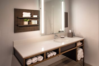 Suite, 1 King Bed, Fireplace
