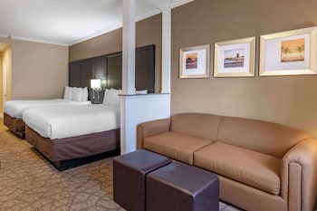 Suite, Two Queen Beds with Sofabed, Non Smoking