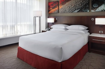Junior Suite, 1 Queen Bed with Sofa bed