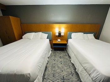 Suite, 2 Queen Beds, Non Smoking