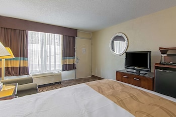 Standard Room, 1 King Bed, Smoking