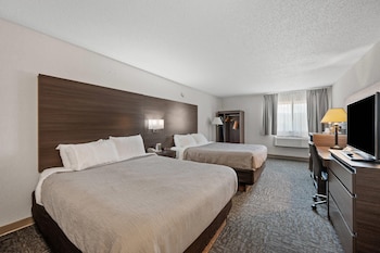 2 Queen Beds, Microwave, Refrigerator, Non Smoking.