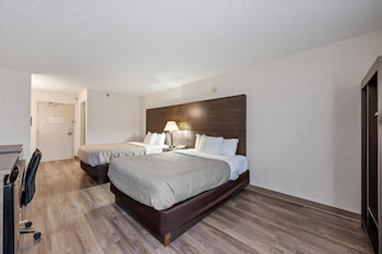 2 Queen Beds, Microwave, Refrigerator, Non Smoking.