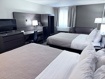 2 Queen Beds, Microwave, Refrigerator, Non Smoking.
