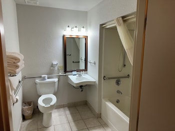 2 Queen Beds, Accessible, Microwave, Refrigerator, Tub, Non Smoking.