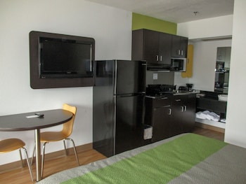 Deluxe Room, 1 King Bed, Non Smoking, Refrigerator & Microwave