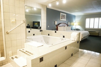 Suite, 1 King Bed, Jetted Tub