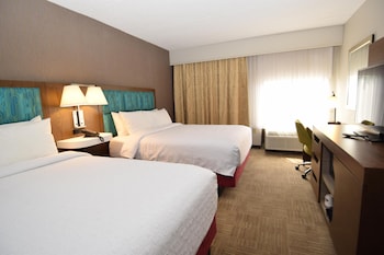 Room, 2 Queen Beds, Mobility Accessible, Microwave (Roll-In Shower)