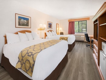 Room, 2 Queen Beds, Non Smoking