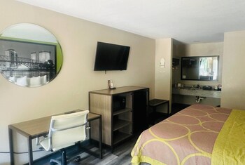 Standard Room, 1 King Bed, Non Smoking