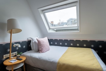Single Room - Free soft minibar, courtesy tray, Chromecast - Digital press