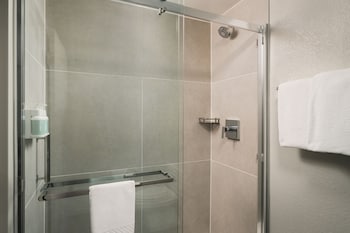 Room, 2 Double Beds, Balcony, Courtyard View