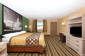 Studio Suite, 1 King Bed, Smoking