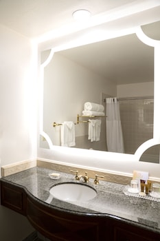 2 Queen Junior Suite