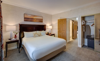 One Bedroom King Suite