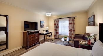 Deluxe King Studio