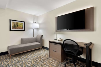 Standard Room, 2 Queen Beds, Non Smoking, Refrigerator & Microwave (Larger Room)