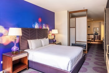 Suite, 1 King Bed with Sofa bed (Saint Clair)