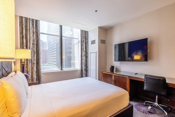 Room, 1 King Bed, City View