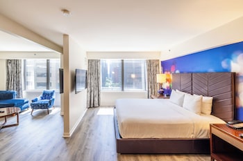 Junior Suite, 1 King Bed with Sofa bed, City View