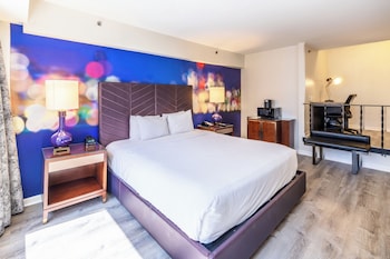 Junior Suite, 1 King Bed with Sofa bed