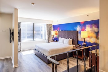 Junior Suite, 1 King Bed with Sofa bed, City View