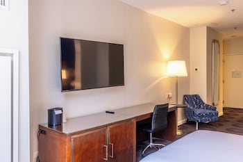 Room, 1 King Bed, City View