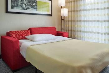 Suite, 1 Bedroom, Courtyard View (Balcony)