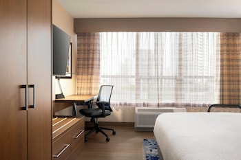 Standard Room, 1 King Bed, Accessible Bathtub