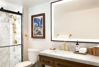 Suite (Hill Country, Retreat Floor)