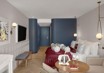 Honeymoon Room, Sea View